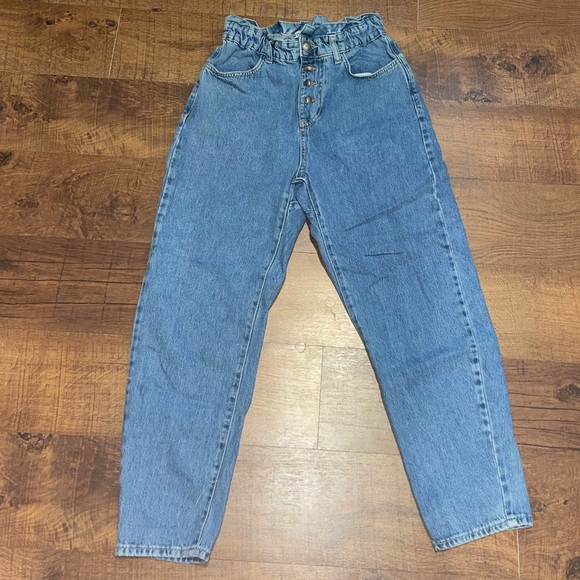 Zara High-Rise Jeans - Picture 3 of 3